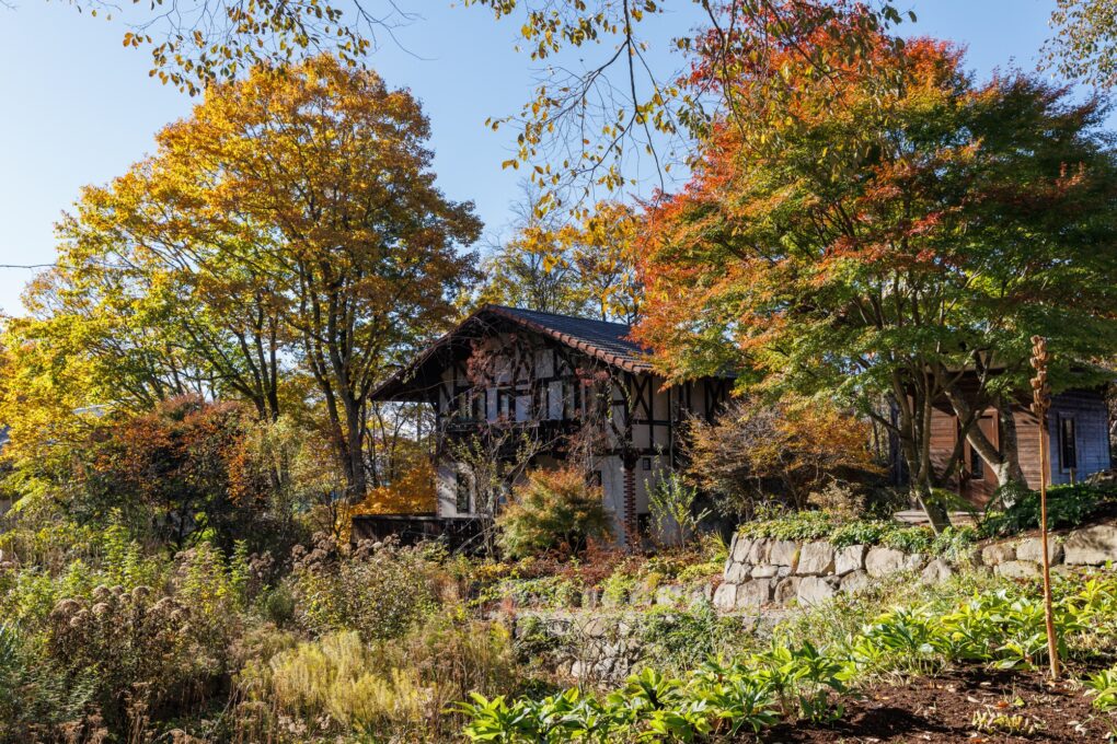 販売中〉ポール・スミザー氏と歩くガーデンウォーク宿泊プラン 秋ver